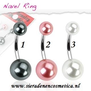 Pearl, Navelpiercing